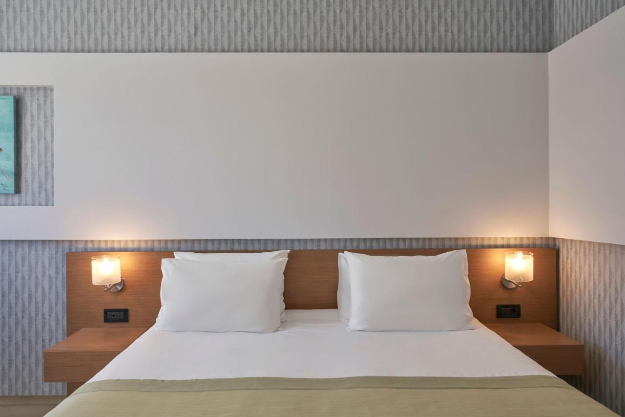 Atlantica Amalthia Beach Hotel - Adults Only Agia Marina Exteriör bild